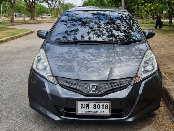 ขาย Honda JAZZ 1.5 V i-VTEC ปี2012 ไมล์น้อย  รถบ้านมือเดียว ใช้แค่ขับส่งรับลูกระยะทางใกล้ๆ เลขไมล์ 57,686 ไมล์  สภาพยอดเยี่ยม